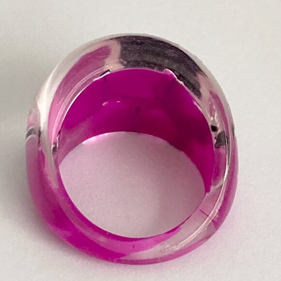 Vintage Lucite Acrylic Ring Size 8 Retro Abstract Hand Painted Purple BlackWhite - Picture 7 of 11